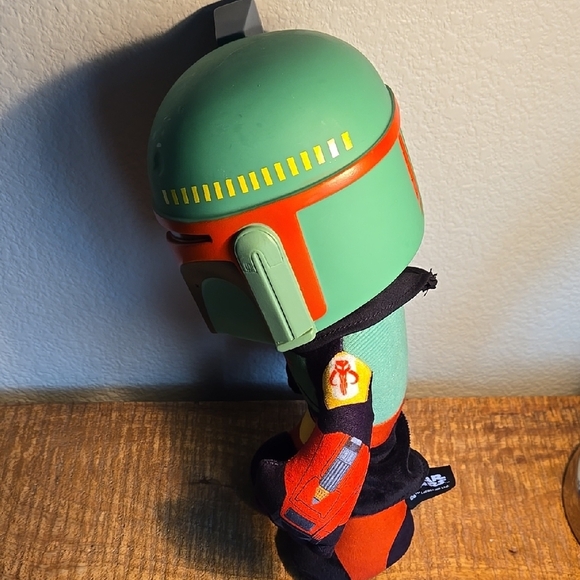 Star Wars Boba Fett Plush Toy - Green and Red - Picture 3 of 7